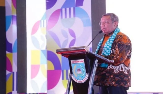 Wali Kota Tangerang Selatan Benyamin Davnie