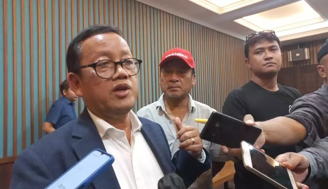Ketua DPP Partai Nasdem, Sugeng Suparwoto saat memberikan keterangan pers di Semarang, Jateng