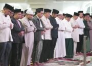 Danny Pomanto dan Ribuan RT-RW se-Makassar Khusyuk Itikaf Ramadan di Masjid Kubah 99
