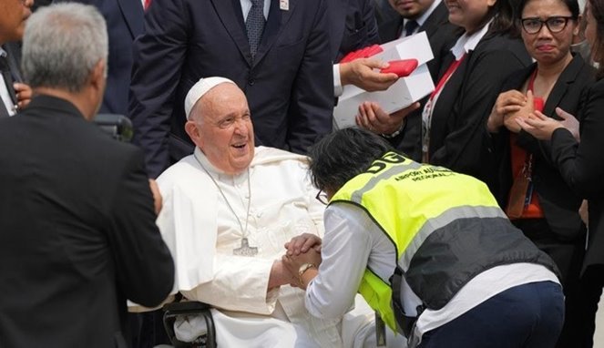 Paus Fransiskus Pilih Nasi Goreng Selama Perjalanan ke Papua Nugini