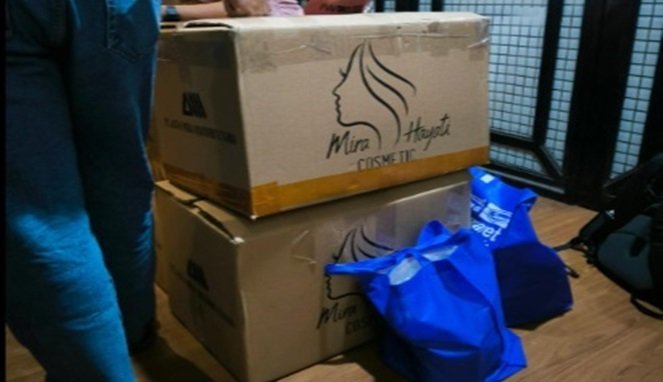 Ratusan Produk Kosmetik Mira Hayati Diamankan, Diduga Berbahaya!