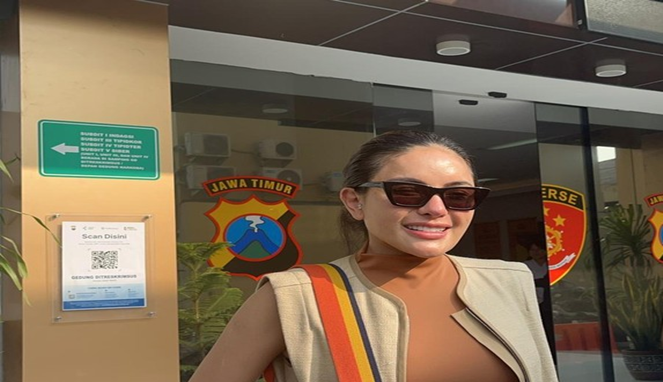 Nikita Mirzani Jadi Sorotan: Taruhan Kontroversial Rp 5 Miliar untuk Kasus Vadel Badjideh