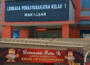 Miris! Napi di Lapas Makassar Santai Pakai HP untuk Kontrol Jaringan Narkoba