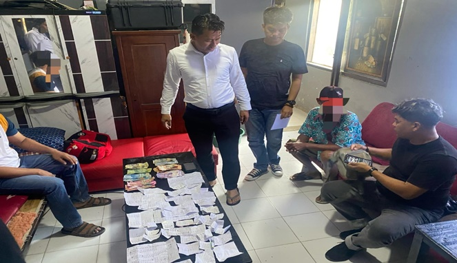 Digerebek! Tiga Pria Pelaku Togel di Sinjai Ditangkap Polisi