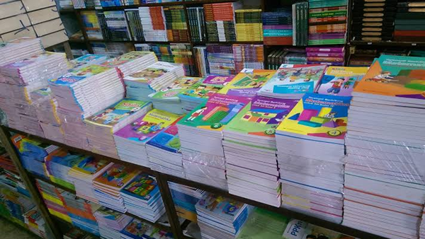 . Buku Sekolah Wajib Beli dari Penerbit Tertentu? Bone Diguncang Dugaan Monopoli