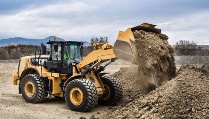 Diduga Alat Berat PT Pasangkayu Beroperasi di Kawasan Hutan Lindung yang Telah Disegel Satgas PKH