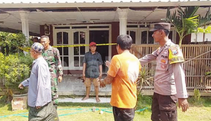 Tragis, Bocah 7 Tahun Tewas Dianiaya Tetangga, Rumah Pelaku Diamuk Warga di Pasuruan