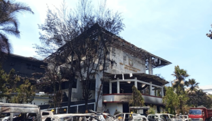 Kebakaran DPRD Makassar, Dijaga Ketat TNI