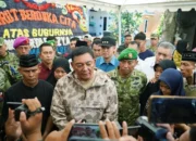 Menhan RI bersama Pangdam XIV/Hsn Kunjungi Keluarga Lettu (Anumerta) Fauzi Ahmad Zulkarnaen