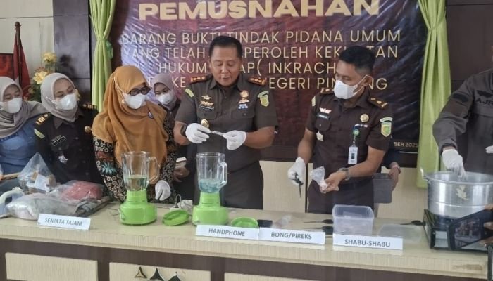 Kejari Pinrang Musnahkan Barang Bukti, Kejari : Telah Berkekuatan Hukum Tetap Alias Inkraht
