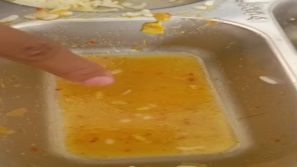 Dugaan Lalai Penyedia MBG, Siswa SMKN 2 Bone Temukan Ulat dalam Makanan