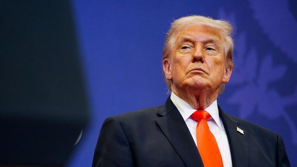 Dramatis! Trump Umumkan Setop Operasi Militer AS di Selat Hormuz