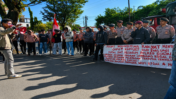 Front Mahasiswa Rakyat Menggugat Kepung Polda Sulsel, Seret Sejumlah Dugaan Kasus di Sinjai
