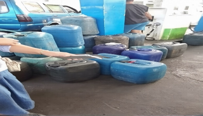 Warga Antre Berjam-jam, Solar Subsidi Diduga Diborong Kelompok Pelangsir