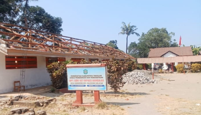 Bukan Sekadar Soal Pagar, Warga Pertanyakan Tata Kelola Revitalisasi SDN 187 Dengilau