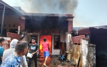 Kebakaran Hebat Hanguskan Empat Rumah di Pasar Tua Malino